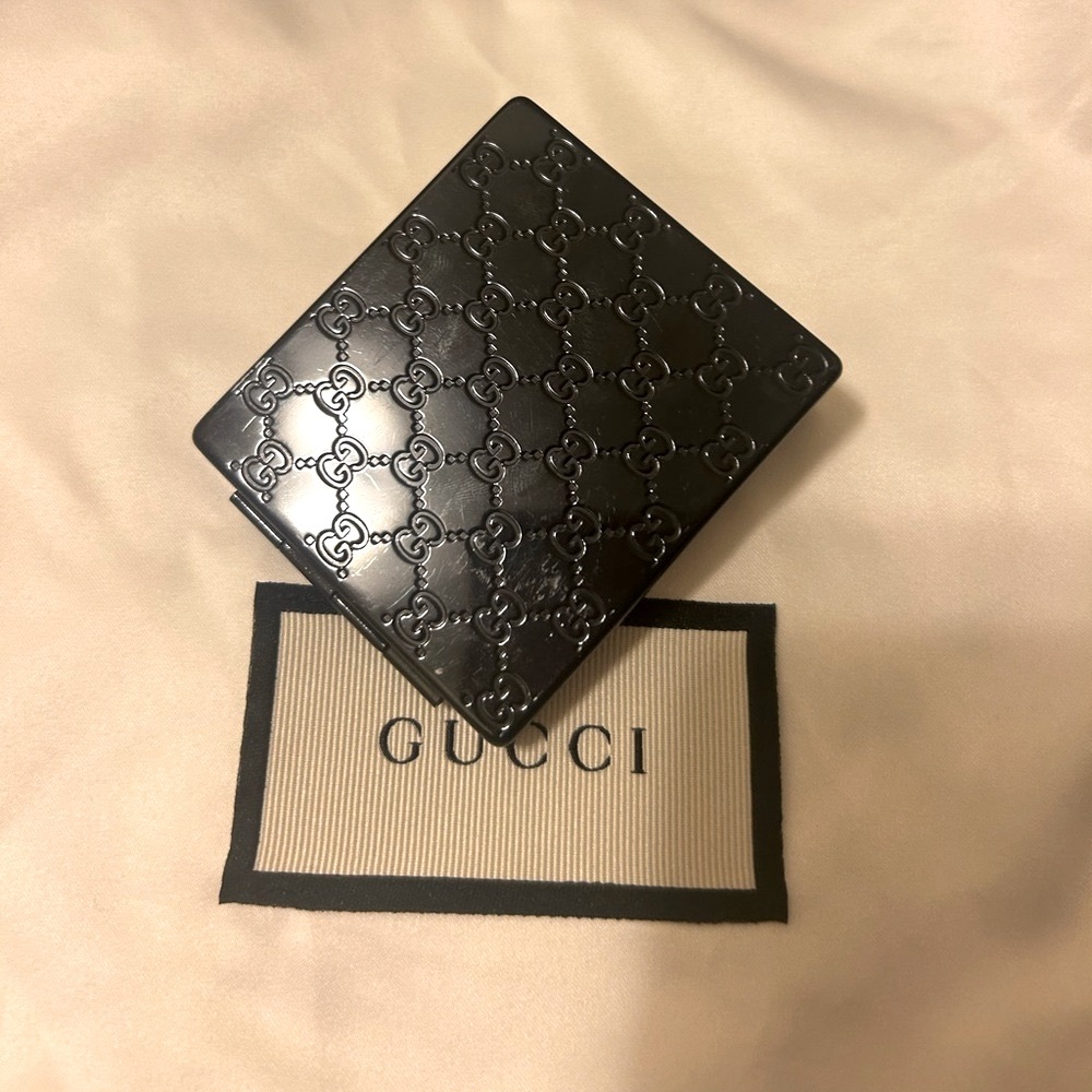 Gucci Beauty mirror